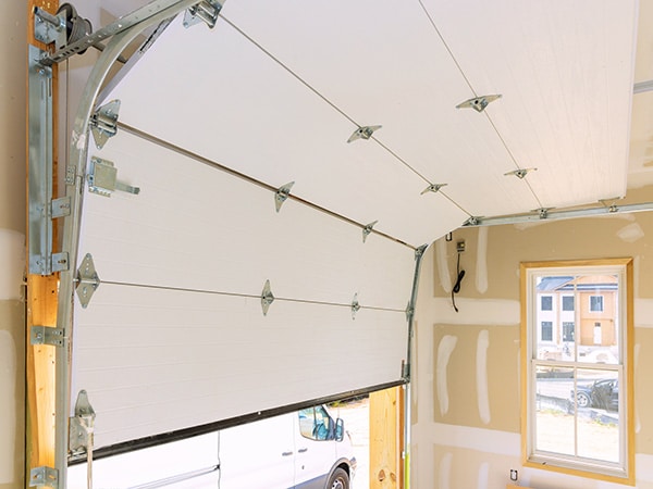 Manutenzione-di-porte-per-garage