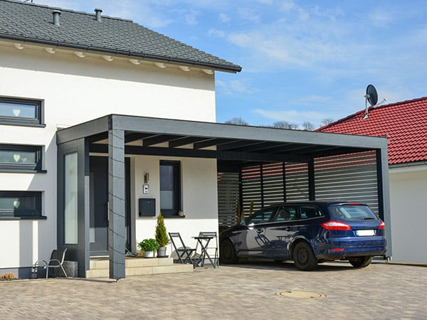 Struttura-per-protezione-contro-sole-e-pioggia