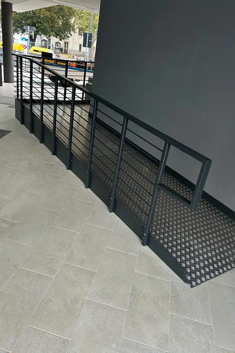 pedana-per-disabili-interna-a-condominio