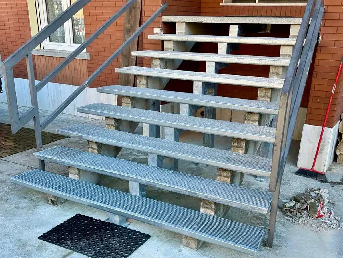 scale-in-ferro-per-esterni